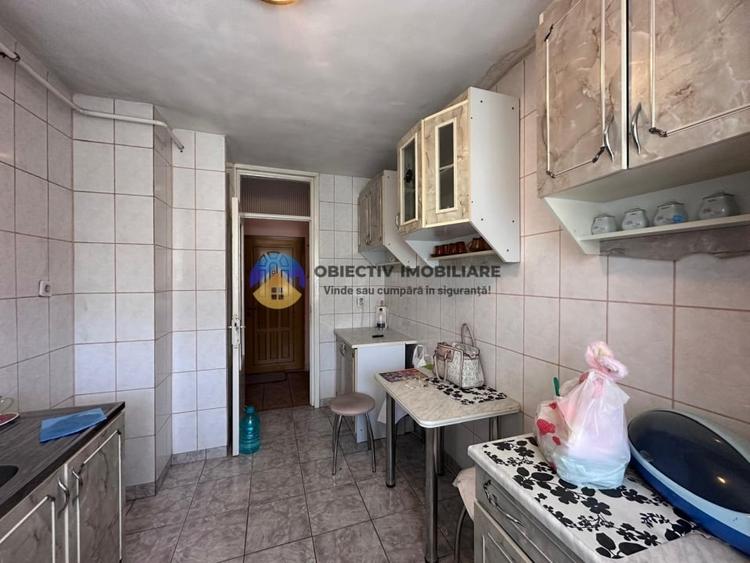 Apartament 3 camere de vânzare - Zona Centrală / 2 băi - 20