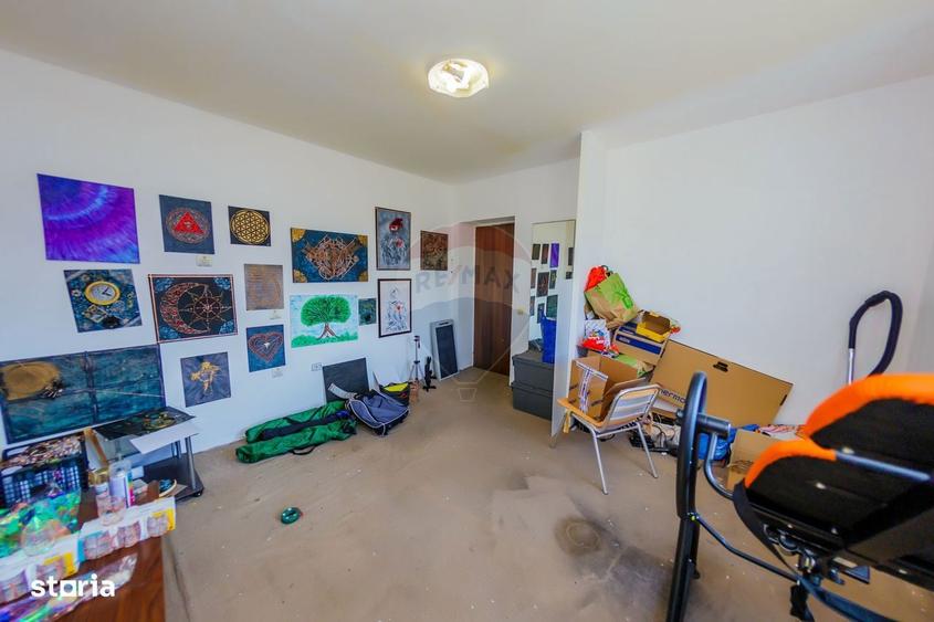 Casa pentru locuit, zona lini?tita, la cateva minute de ora? - 12
