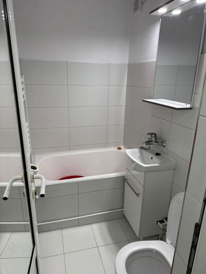 Inchiriez apartament 2 camere - 4