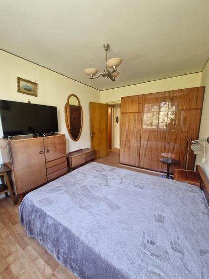 Apartament cu 2 camere semidecomandat în Berceni