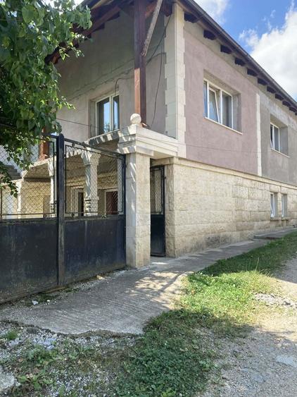 De vanzare / Schimb Casa spatioasa in satul Vistea, la doar 18 km de Cluj-Napoca - 2