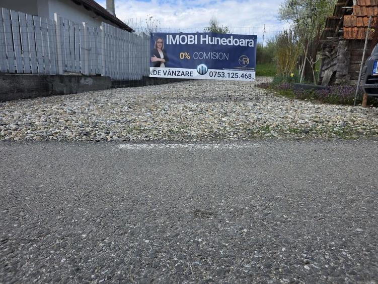 De vanzare teren intravilan 6704 mp Barsau, jud. Hunedoara - 2