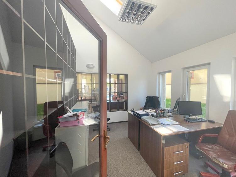 Spațiu de birouri / clinică de vanzare - 37