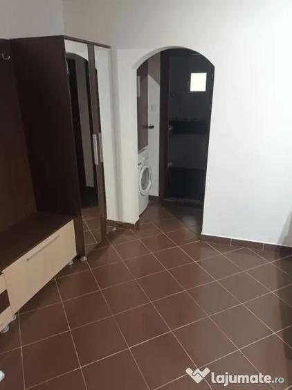 Apartament de inchiriat 2 camere decomandat,zona Mall - 1