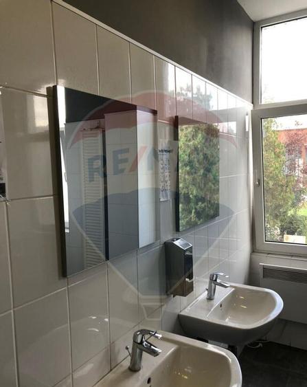 Spa?iu de birouri de 4,000mp de vanzare in zona Indust... - 8