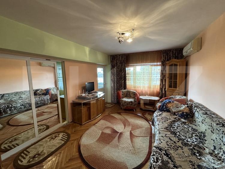 Apartament cu 4 camere decomandat, mobilat în Central