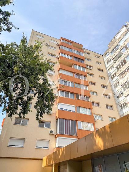 Apartament cu 3 camere decomandat în Dacia