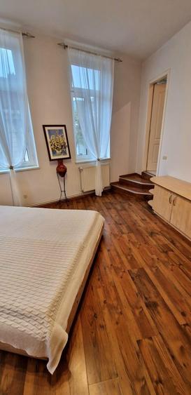 Vanzare apartament trei camere transformate in doua vila Armeneasca - 3