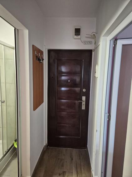 Inchiriez ap.1 camera zona centrala - 1