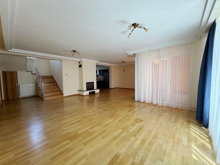 Casa cu curte si garaj dublu// Pipera// semimobilata - 20