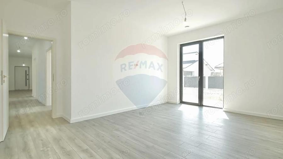 Casa cu 5 camere de vanzare - 10