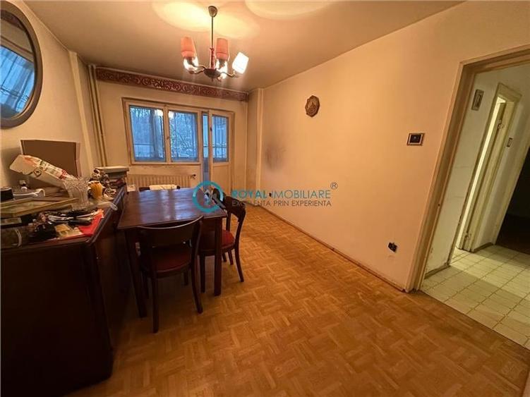 Royal Imobiliare - Vanzare apartament 2 camere zona Republicii - 2