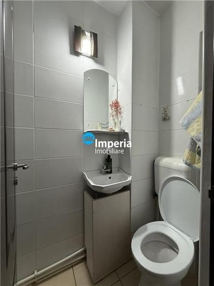 Inchiriez apartament 3 camere, decomandat, Zona Nicolina - Podu Ros - 8