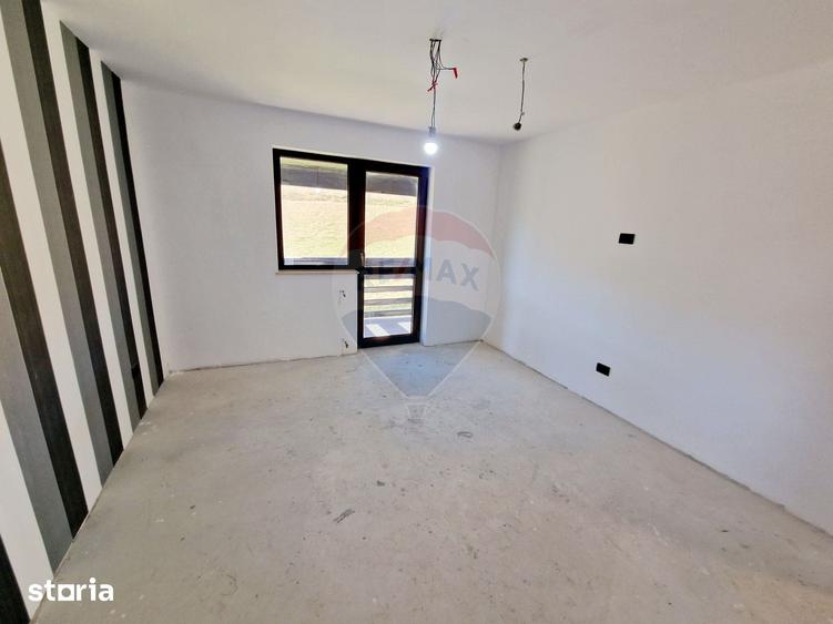 Casa / Vila cu 8 camere de vanzare in zona Balaur - 12