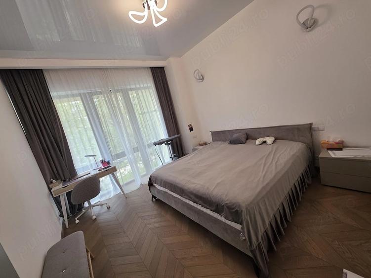Apartament cu 4 camere decomandat în Decebal