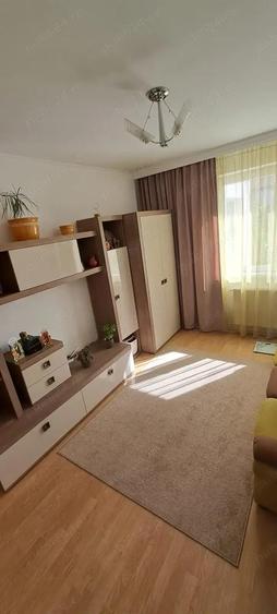 Vand apartament cu doua camere , zona linistita cu loc de parcare . - 2