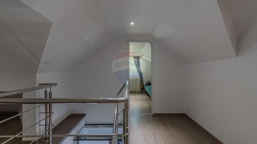 Casa / Vila cu 10 camere de vanzare in Moieciu de Jos - 25