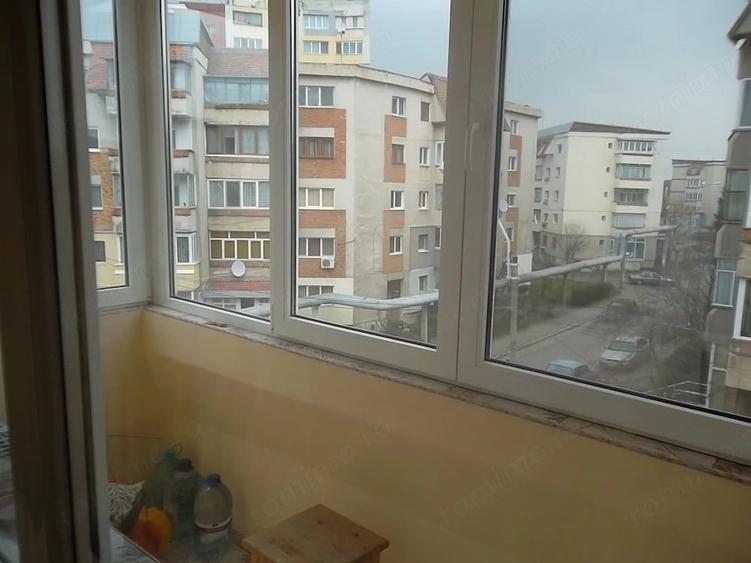 Apartament cu 2 camere decomandat în Piața Centrală