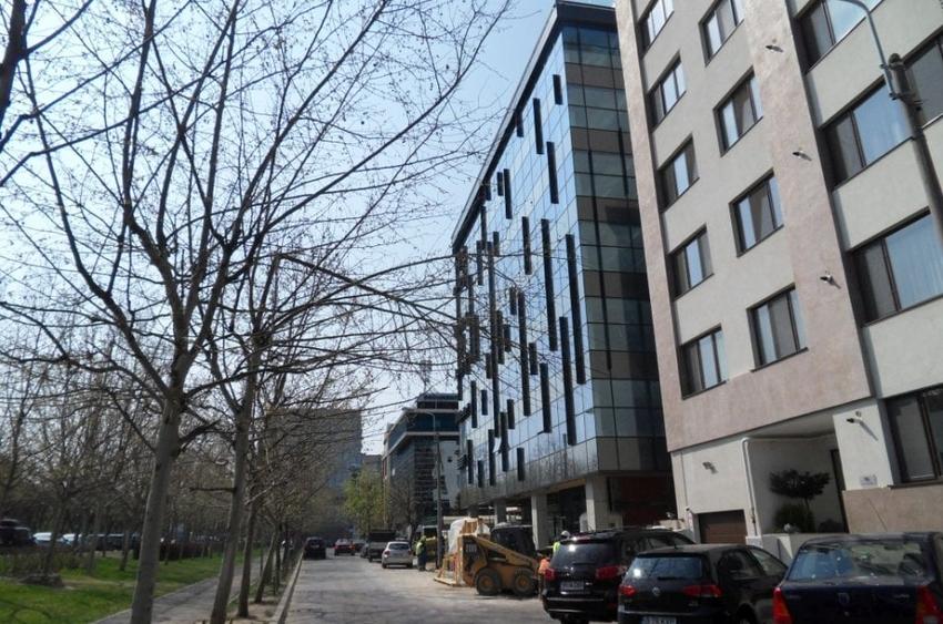Birou, de 7,685 mp, în Herăstrău