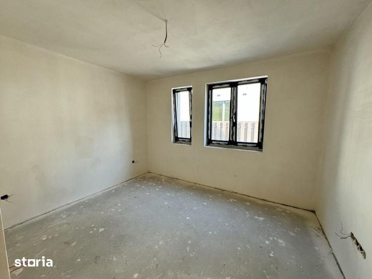 Casă cu 6 camere semidecomandat cu Teren 200 Mp în Șugag