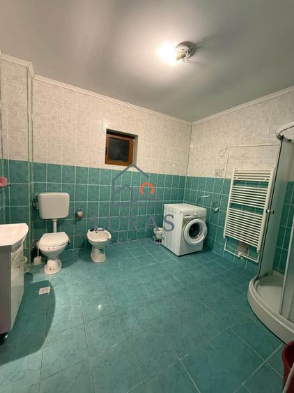 Casă individuală cu 4 camere cu Canalizare în Valu lui Traian