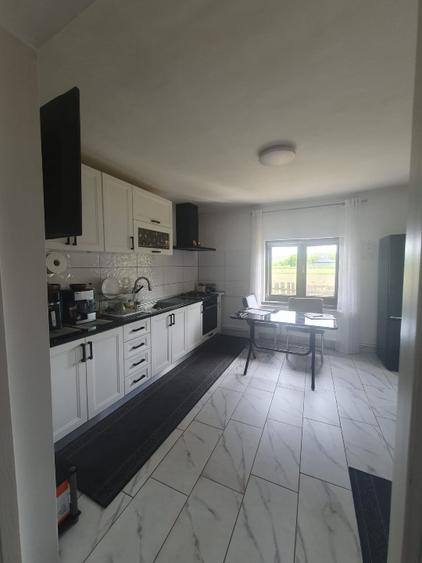 Casă individuală cu 2 camere cu Teren 5000 Mp în Nord