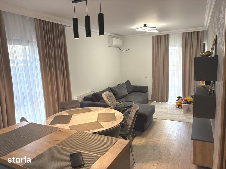 Apartament cu 4 camere decomandat în Drumul Taberei