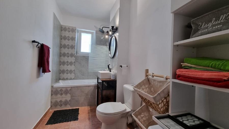 Apartament cu 3 camere decomandat, mobilat în Central