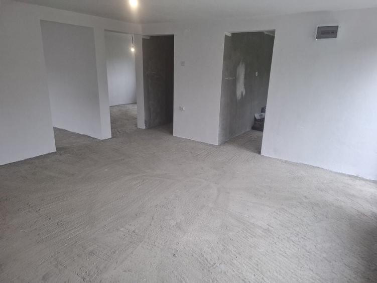 Casă cu 3 camere în Tătărani