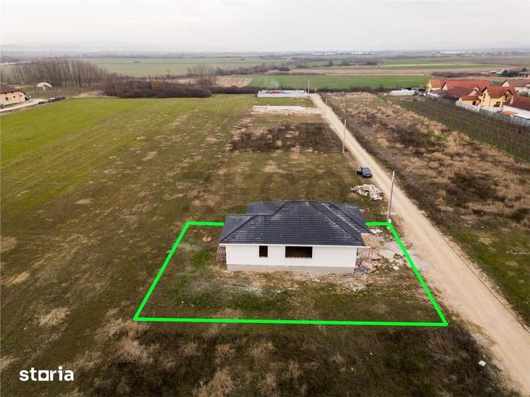 Casă cu 3 camere cu Teren 568 Mp în Oșorhei