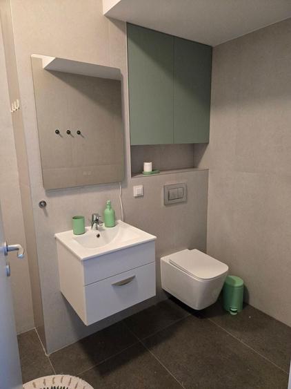 Apartament cu 2 camere decomandat, mobilat în Central