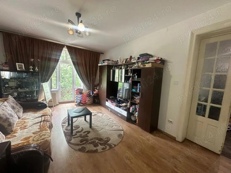 Apartament cu 4 camere decomandat, mobilat în Ultracentral