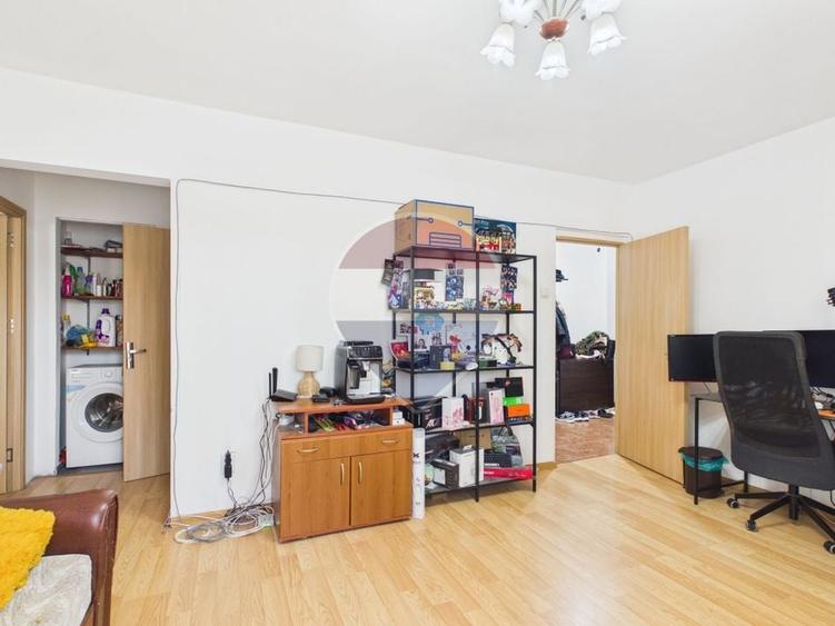 Apartament cu 2 camere semidecomandat, mobilat în Grivița