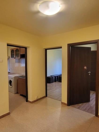 Apartament cu 4 camere semidecomandat, mobilat în Gorjului