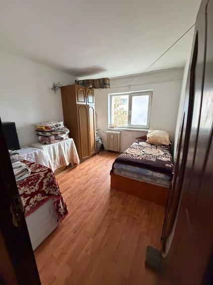 Apartament cu 3 camere decomandat în Cornitoiu