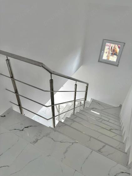 Casă cu Teren 200 Mp în Lumina
