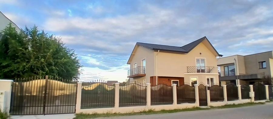 Casă cu 4 camere în Tamași