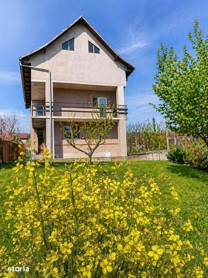 Casă cu 4 camere cu Teren 376 Mp în Traian