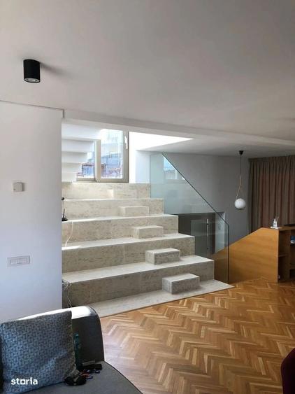 Apartament cu 4 camere, mobilat în Victoriei