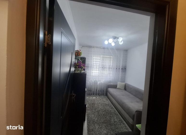Apartament cu 3 camere semidecomandat în Metalurgie
