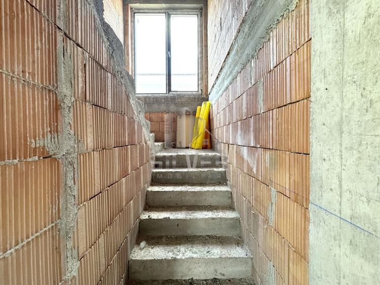 Casă individuală cu 5 camere cu Canalizare în Chinteni