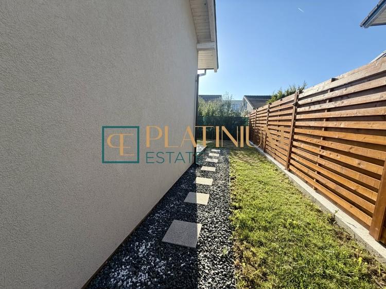Duplex cu 4 camere cu Canalizare în Plopi