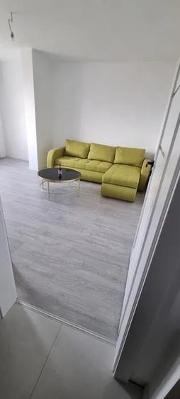 Apartament cu 3 camere decomandat, mobilat în Florești