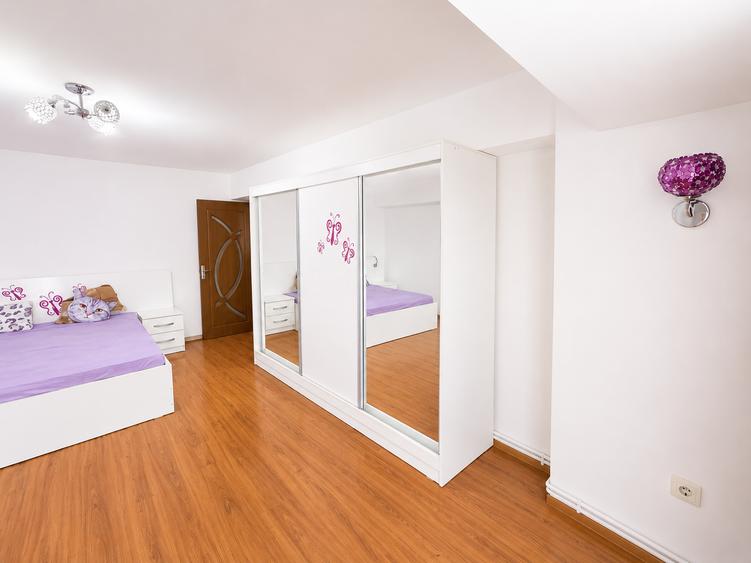 Apartament cu 4 camere decomandat în Ultracentral