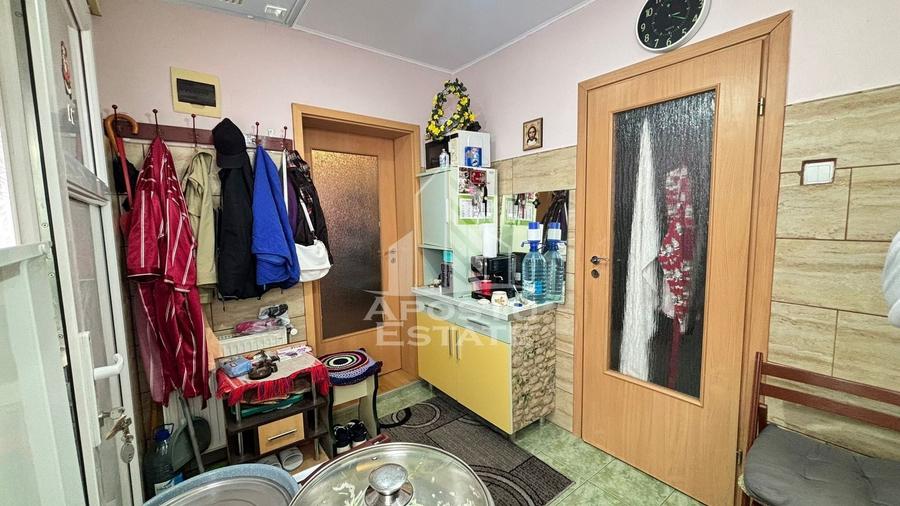 Apartament cu 2 camere nedecomandat, mobilat în Badea Cârțan
