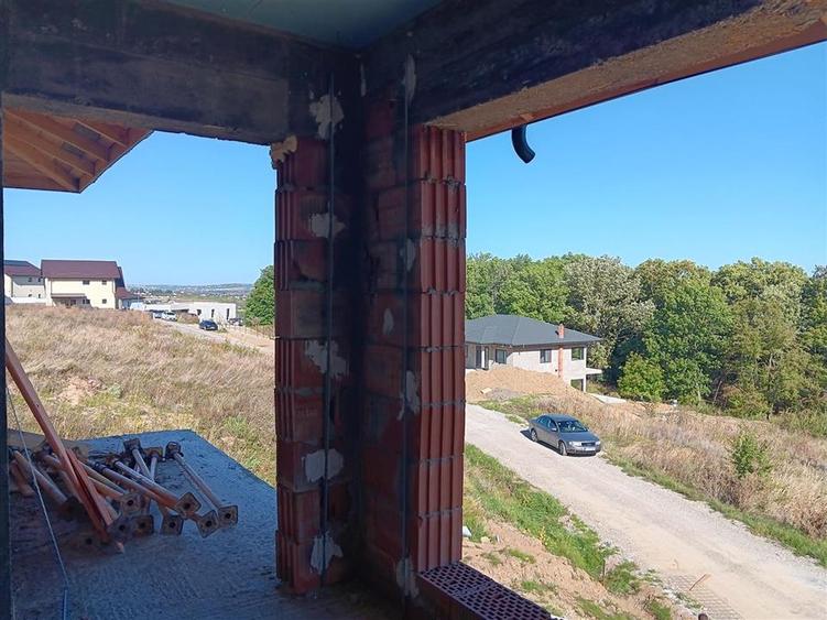 Pietrarie Barnova langa padure VILA P+E su 120mp teren 400mp (rest de plata in 3 - 9