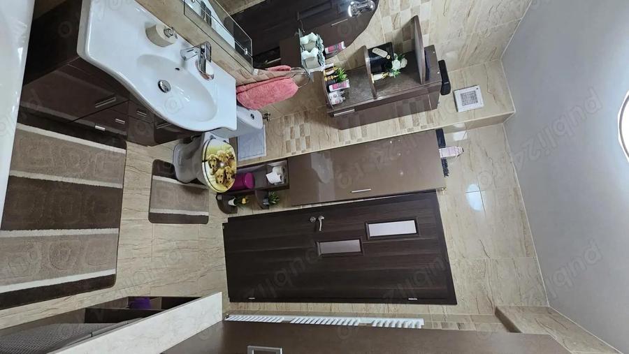 Exclus agen?ii imobiliare! Apartament cu 3 camere de vanzare in Flore?ti zona Terra - 1