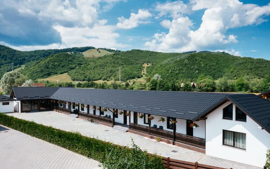 De vanzare - investitie la cheie - pensiune Voronet 8 camere  2023 - totul nou! - 1