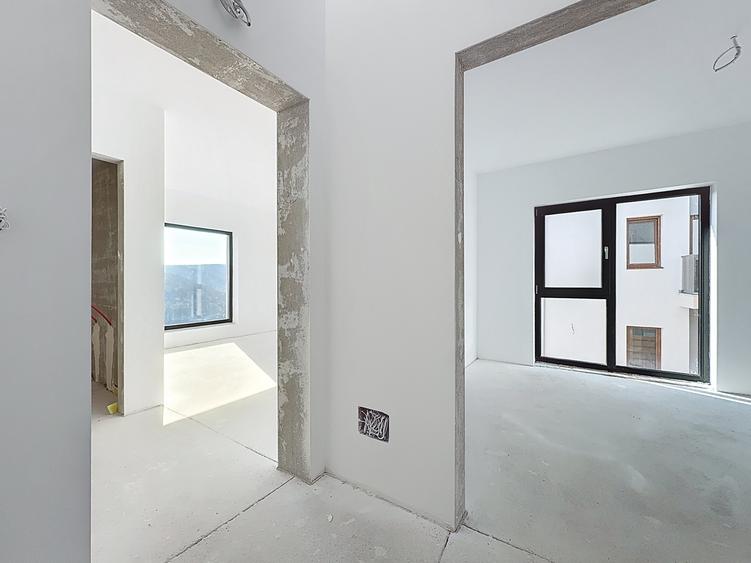 Casă cuplată -  5 camere, 3 bai, 195 mp, 2 parcari, aproape de Vivo! - 16