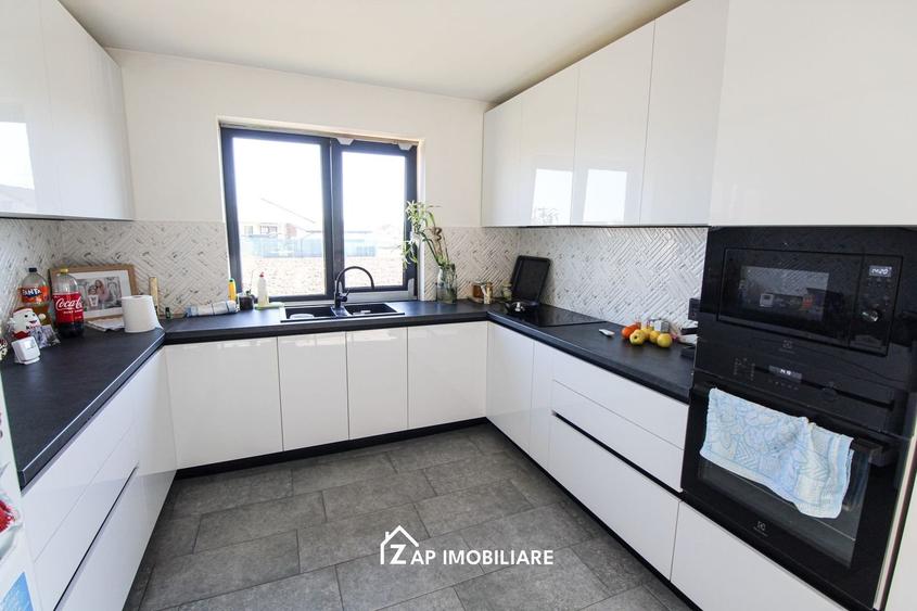 Casă 6 camere –195 mp utili –  P+M  Nazna – teren 644 mp - 8